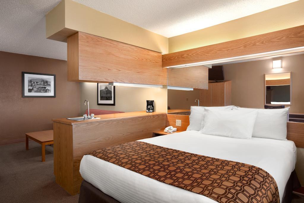 Best Western El Paso Airport Entrada Hotel Exterior foto